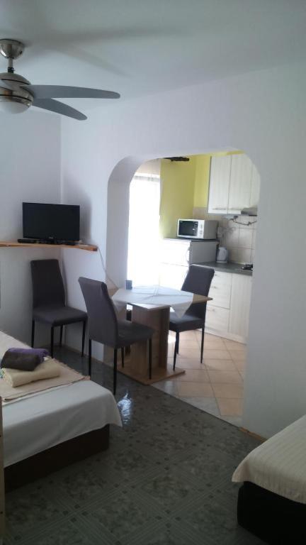 Apartments Ninske Vodice Bilik gambar