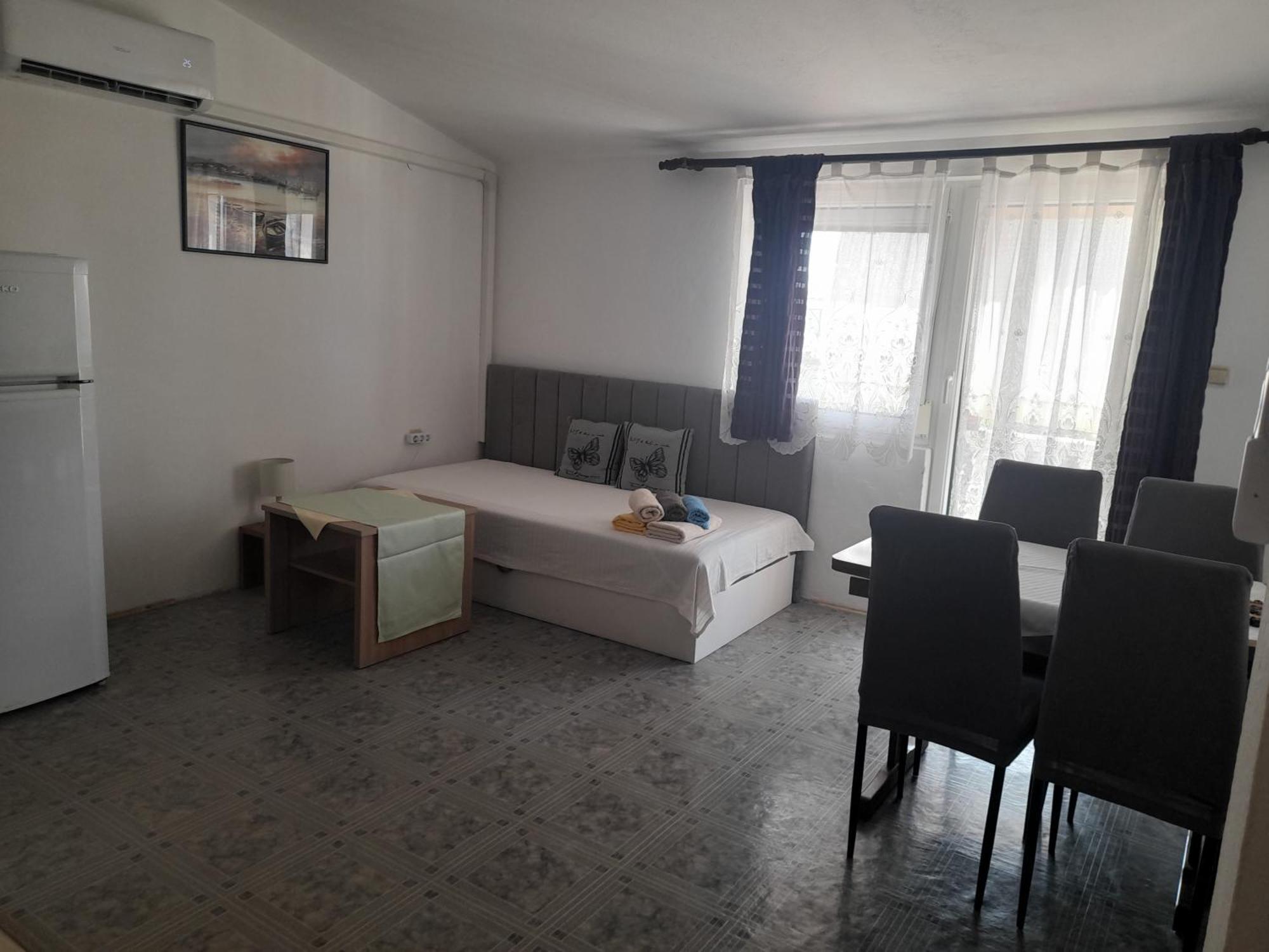 Apartments Ninske Vodice Bilik gambar