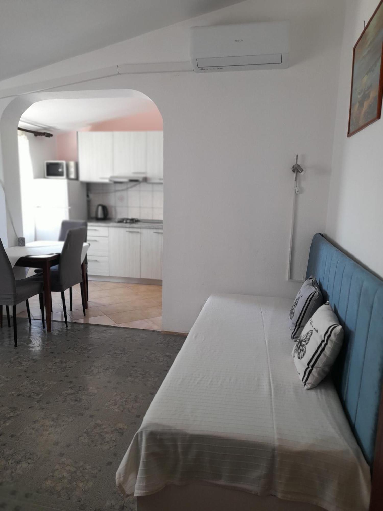 Apartments Ninske Vodice Bilik gambar