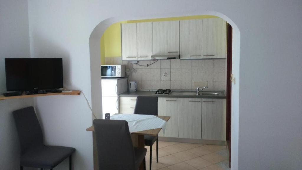 Apartments Ninske Vodice Bilik gambar